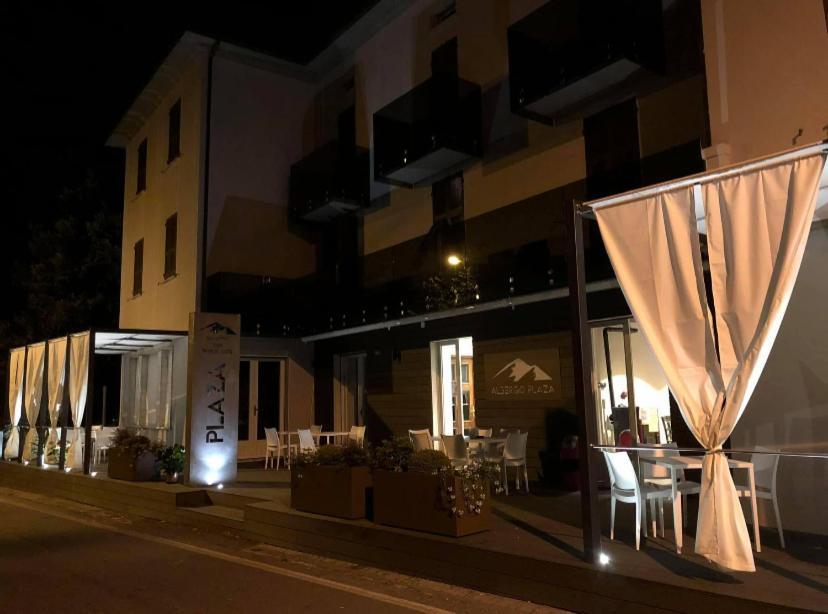Albergo Ristorante Plaza Tornolo Extérieur photo