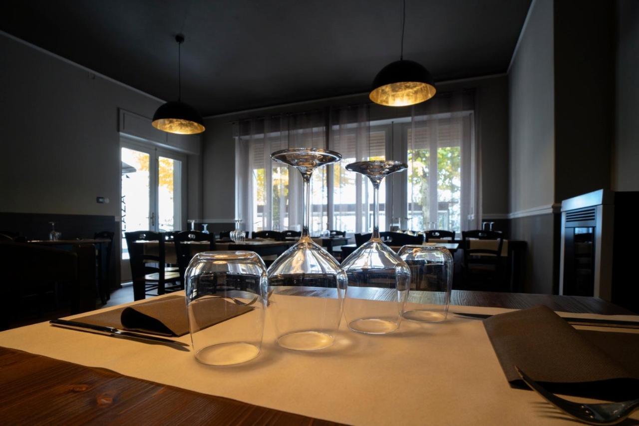Albergo Ristorante Plaza Tornolo Extérieur photo